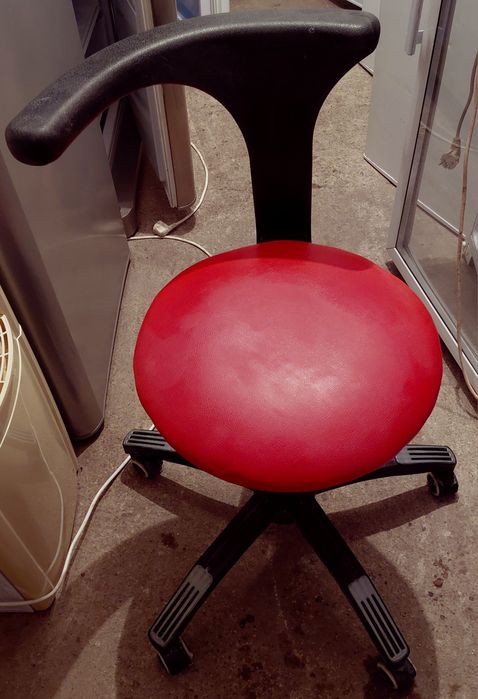 Продам 2 кресло  в нормальном состоянии  бу