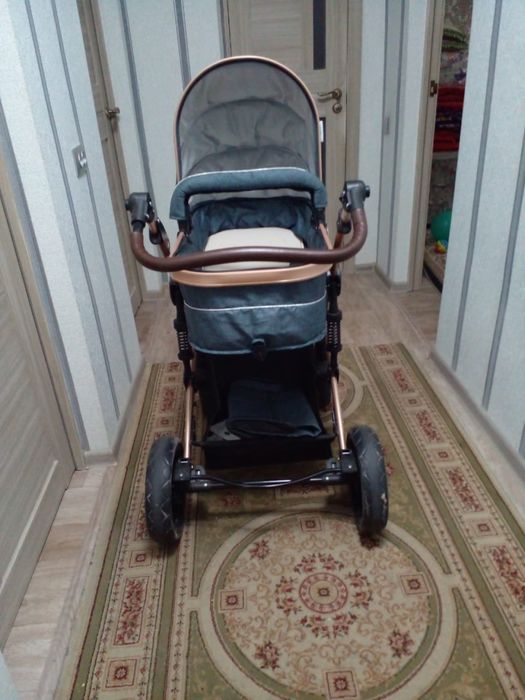 Коляска в отличном состоянии