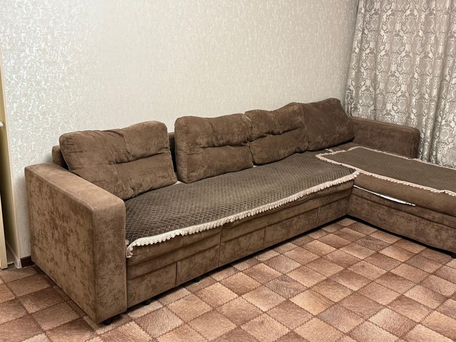 Продам диван в хорошем состояние