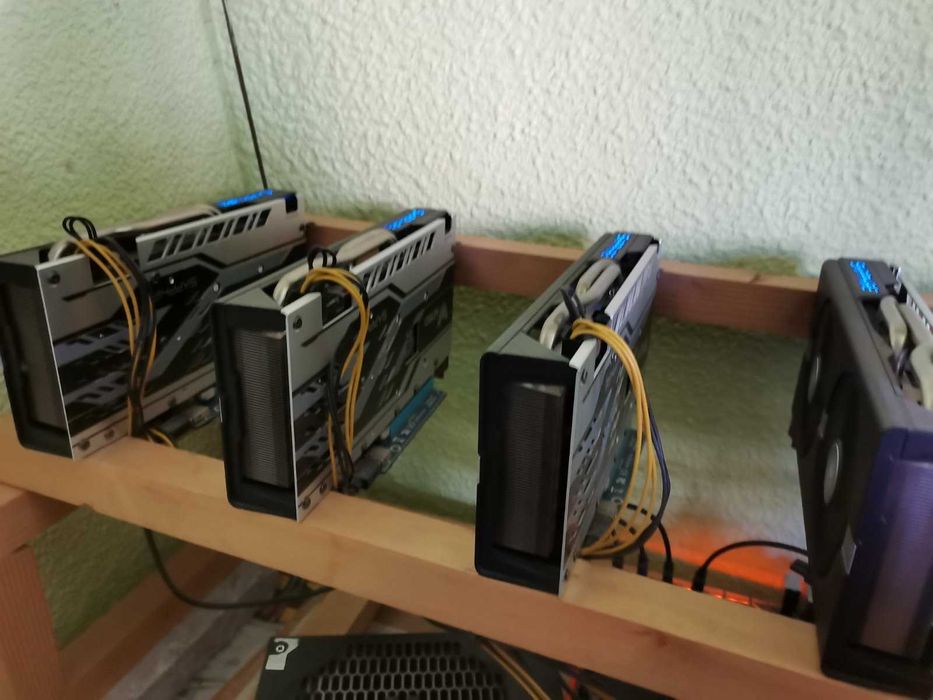 Продавам 2 броя Mining Rig  с по 6 карти всеки-RX580-8GB