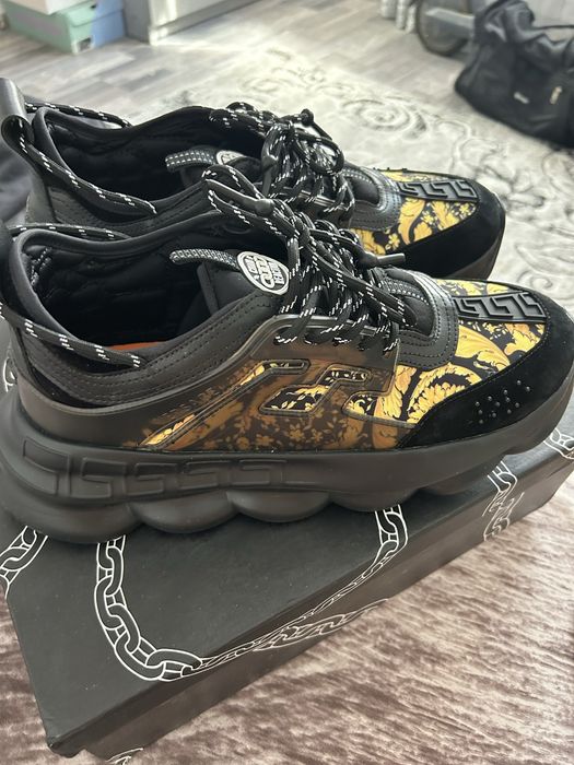 Versace -Trainer Chain Reaction