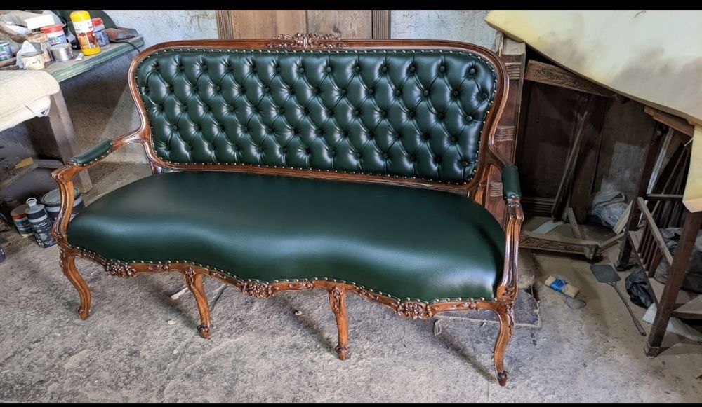 Кресло трон в наличии 2 штуки. Можно с реставрацией, можно без.