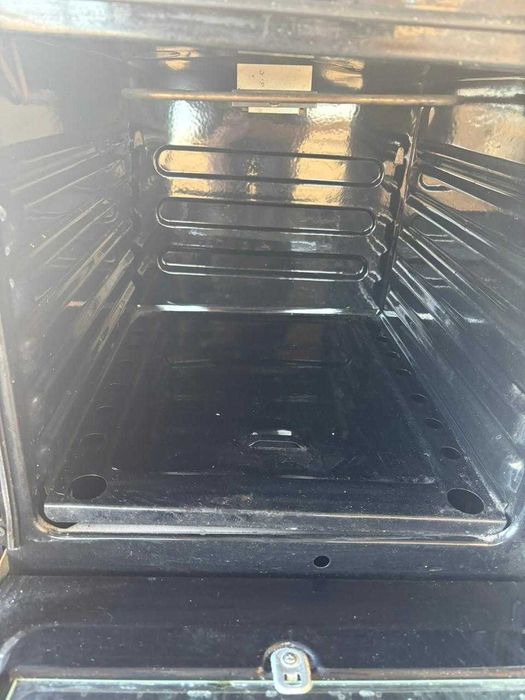 Продаю электрическую плиту.