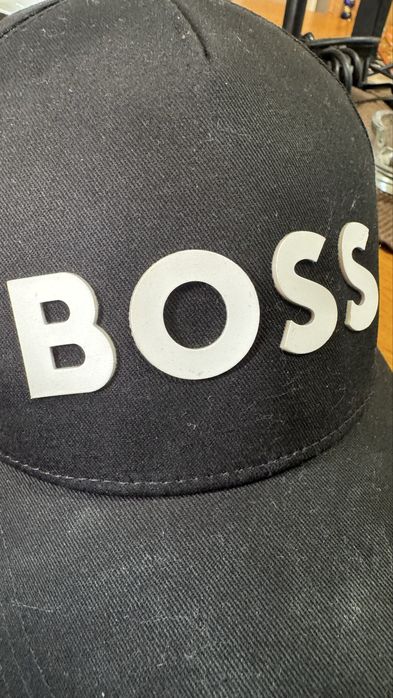 Шапка с козирка Boss