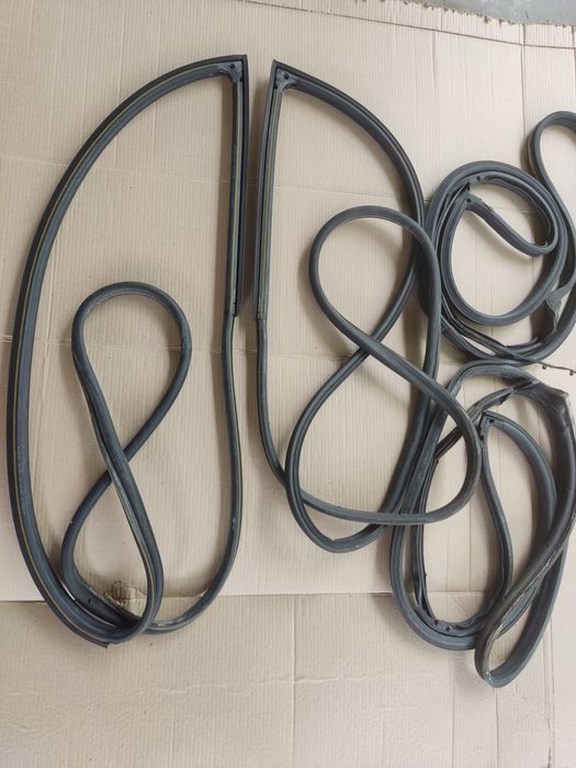 Уплотнители дверей Мерседес W124   / W 210 /201 / 190