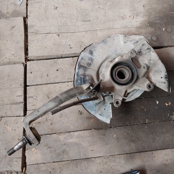 TOYOTA Land Cruzer, Ступица , тормозной суппорт