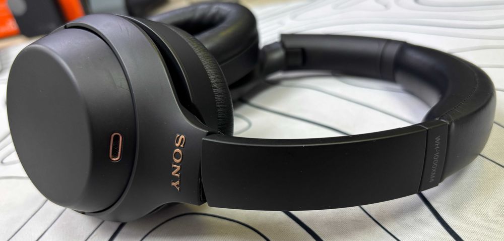 Наушники Sony WH-1000XM4