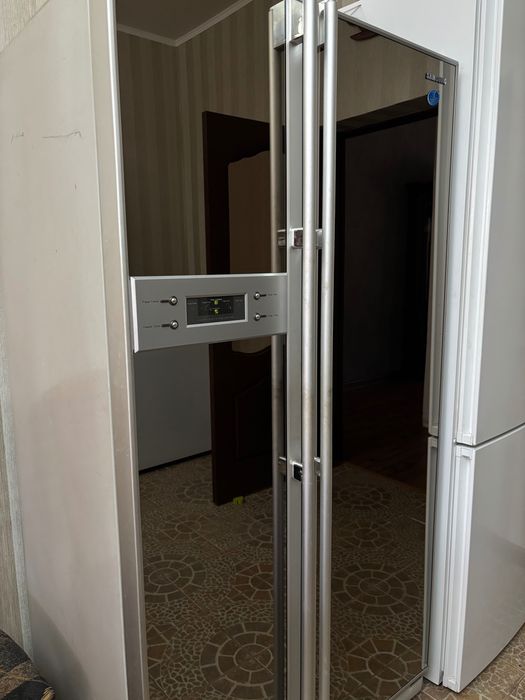 Холодильник Samsung RS21NLMR зеркальный Side by Side