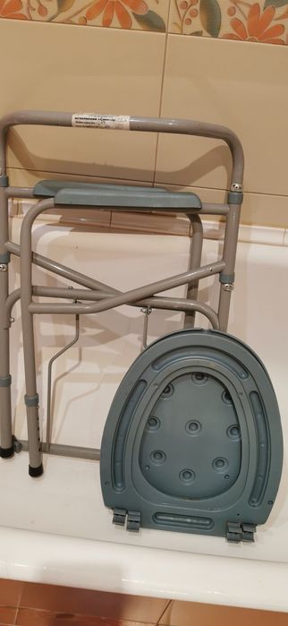 Санитарное кресло. Туалет Складное.