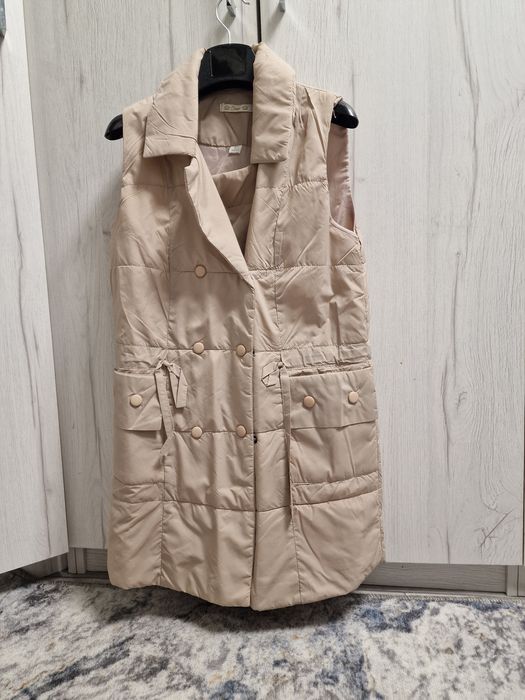 Женские безрукавки.