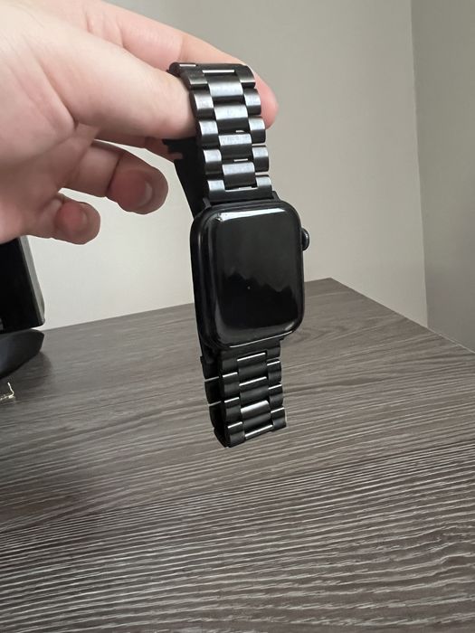 Продаю срочно apple watch