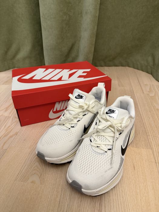 Беговые кроссовки Nike