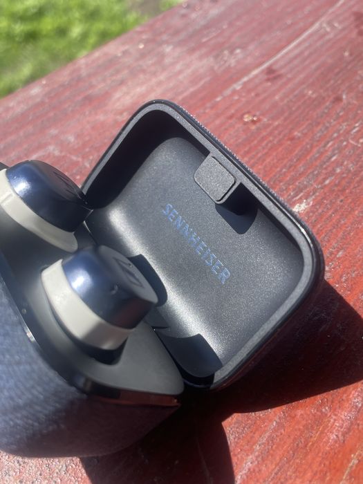 sennheiser momentum 4 earbuds navy blue