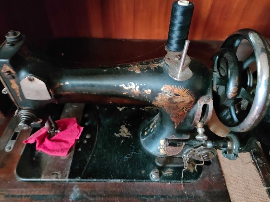 Старинна шевна машина