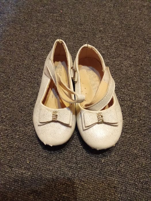 Papuci de copii în condiții bune