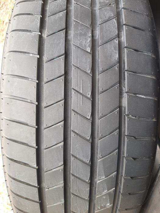 Продам шины 215/55/17 бриджестон