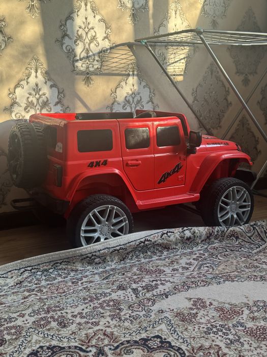 Продам срочно машину для детей