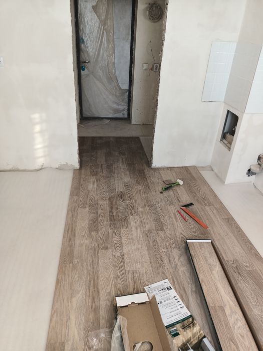 Укладка ламината установка плинтуса