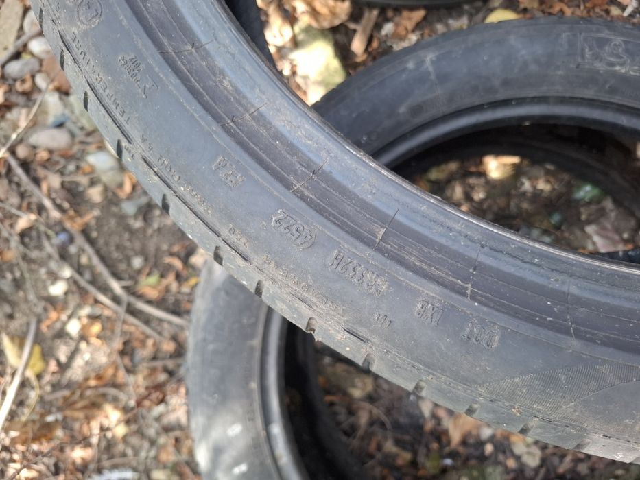 Vand 1 anvelopa 275 35 22 pireli de vara buna