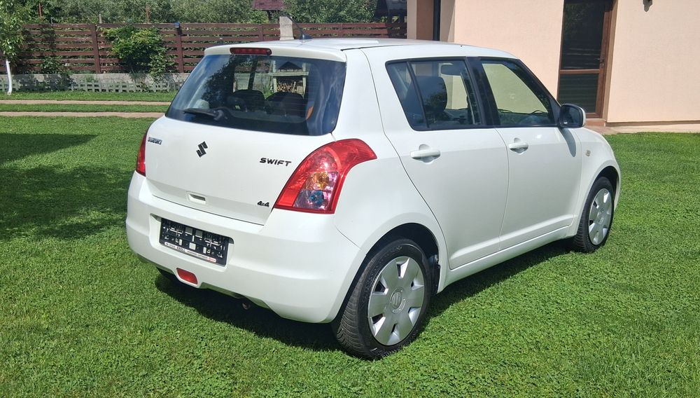 Vând  SUZUKI swift  4x4