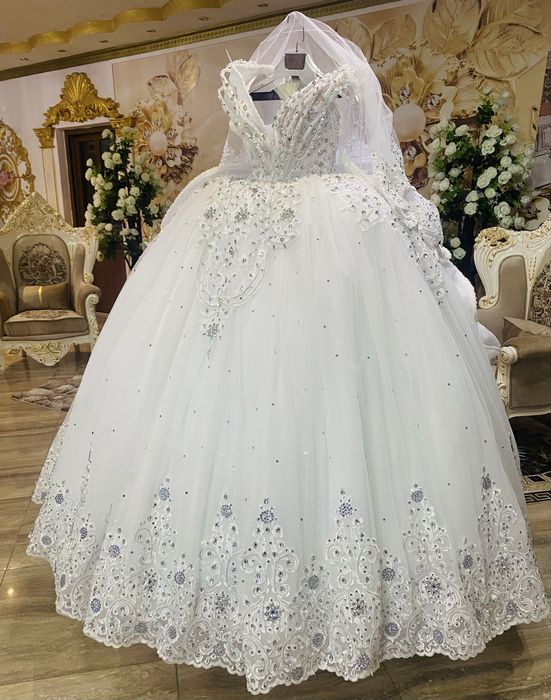 Vând rochie de mireasă nouă