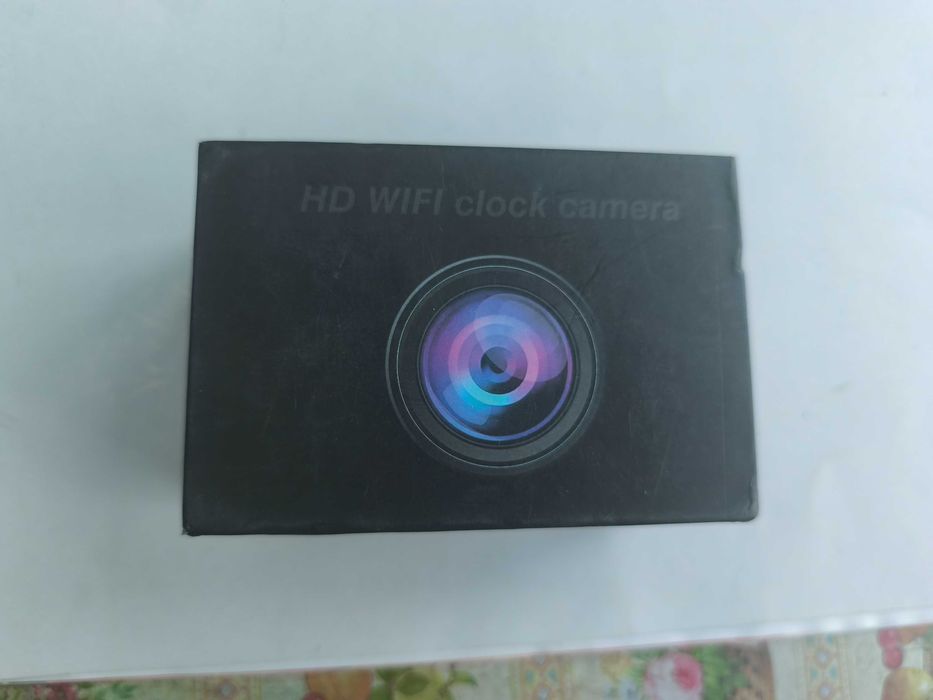 Ceas de noptiera cu camera wifi si aplicatie mobila