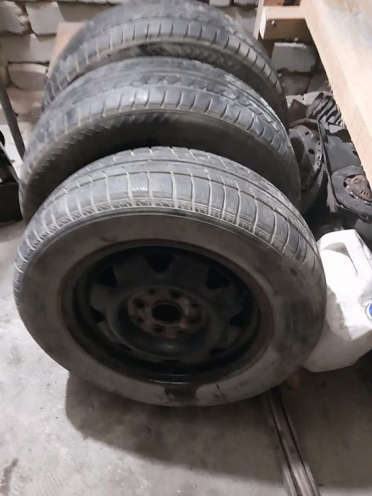 Продам шины на 15 3 шт