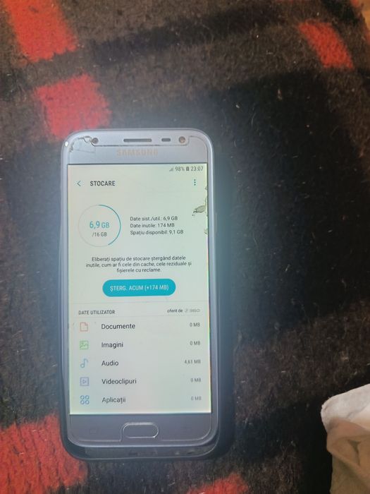 Vând Samsung Galaxy J3 2017