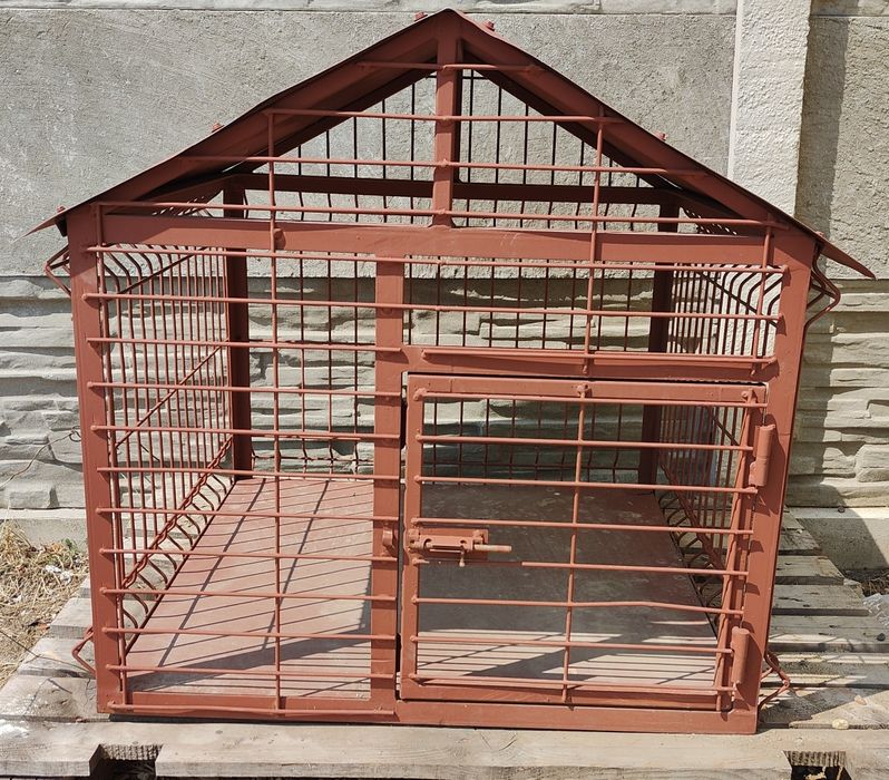 Cusca animale (ex. câini)  din metal, acoperita cu tabla!