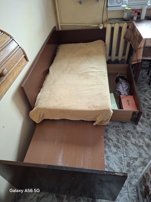 Кухненски диван разтегателен.