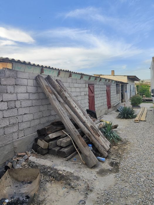 Үй сатылады тез арада.