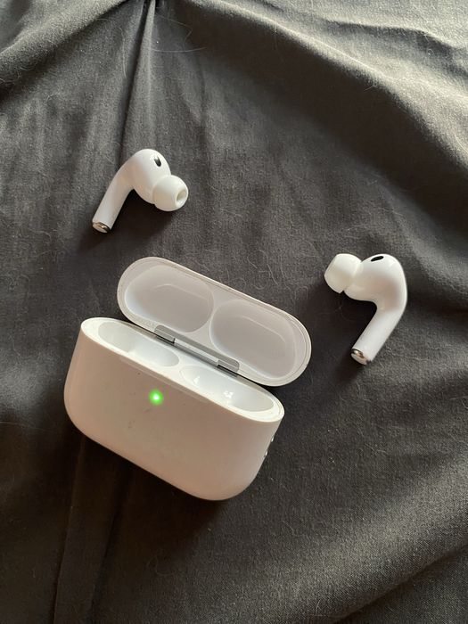 Vand airpods pro 3 full box putin folosite