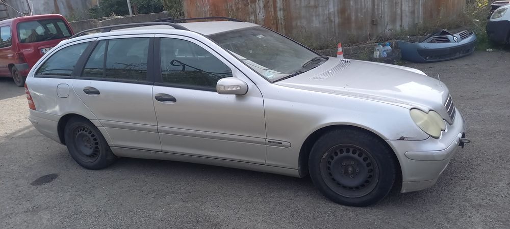 Mercedes C-Class W203 220 CDI на части