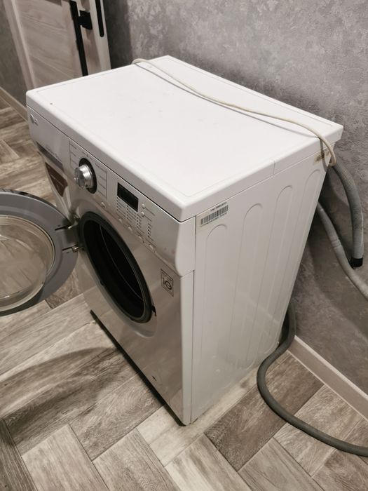 Продам стиральную машину LG