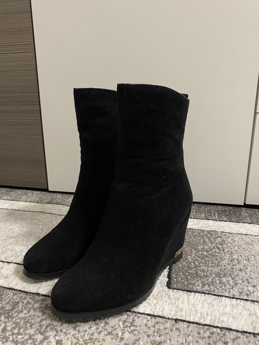 Продам замшевые натуральные ботильоны