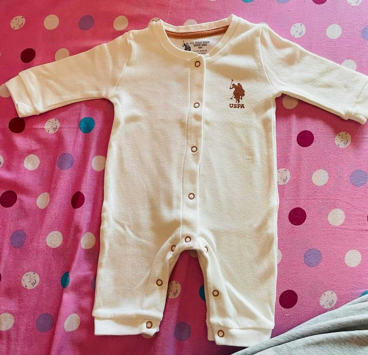 Vand 3 costumase achizitionate de la AnneBebe, firma USPA,