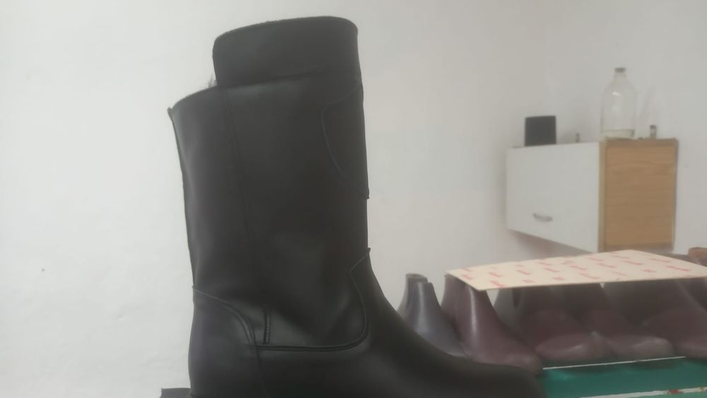 Продаем обувь новые кожаные