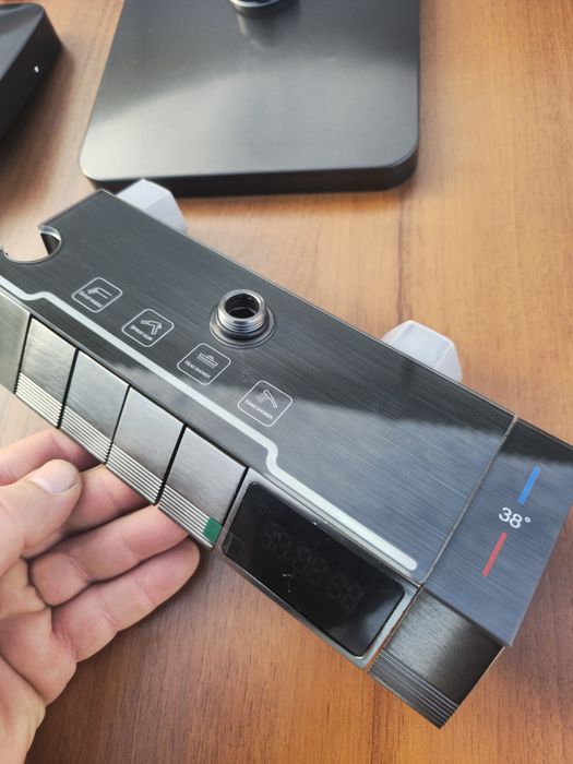 Душ система за баня със смесител и дисплей батерия