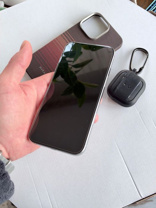 iPhone 16 Pro Max Silver