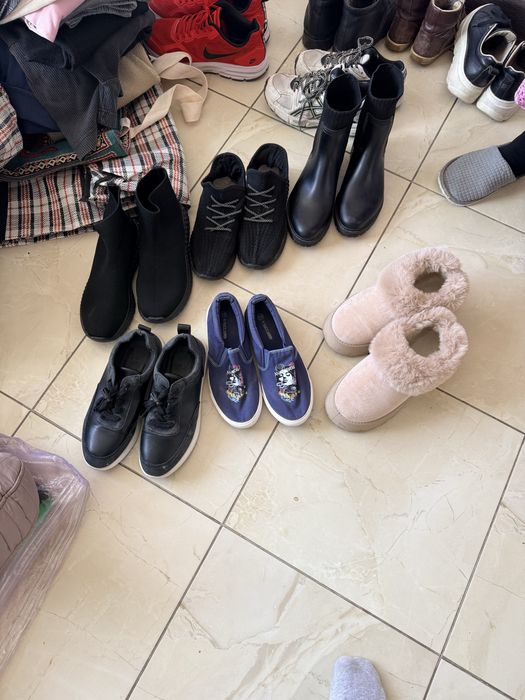 Обувь и одежда даром