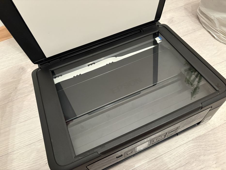Принтер цветной Epson почти новый