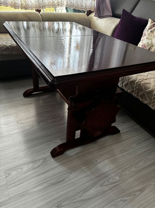 Разтегателна маса с повдигащ механизъм