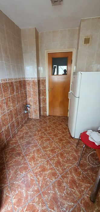 Vând apartament 3 camere semidecomandat șoseaua Vergului,