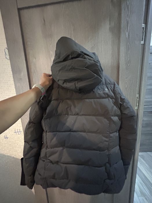 Продам куртку Jack Wolf