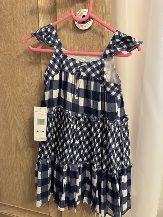 Rochie noua cu eticheta 4 ani