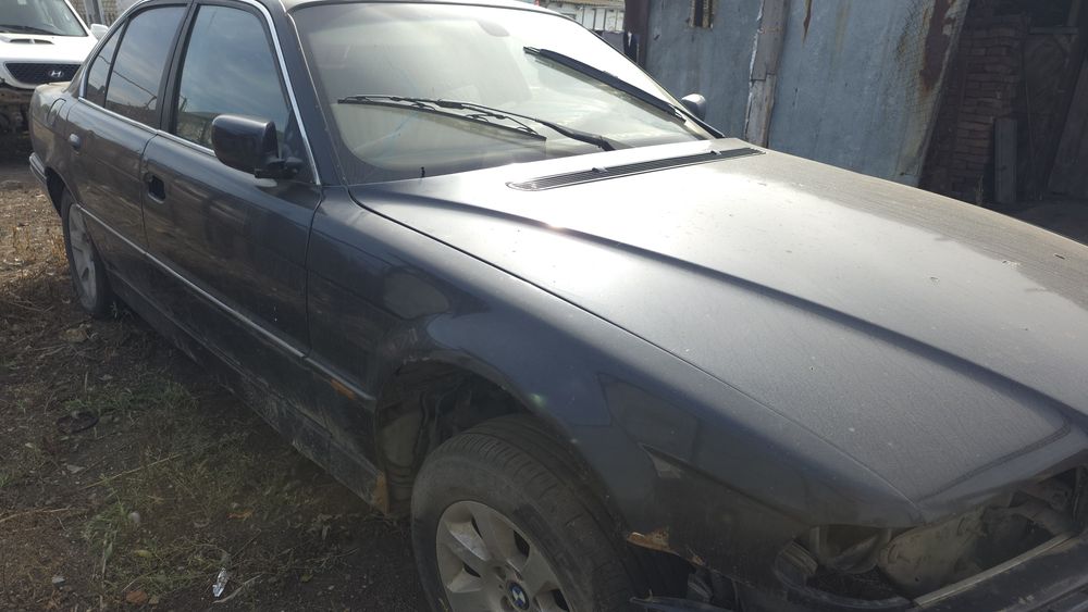 Продам срочно BMW e38