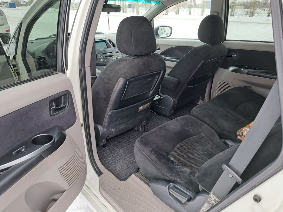 Митсубиши грандис 7 мест