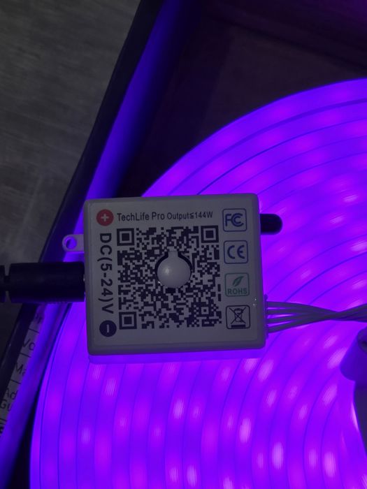 Bandă LED Neon RGB Bvokon 15m – Control prin aplicație și telecomandă