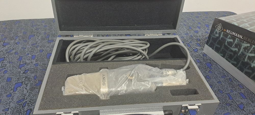 Студийный мирофон Sony C38B