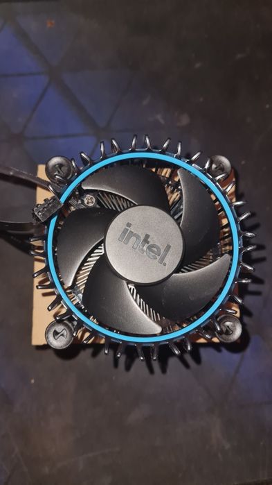 Cooler stock lga 1700 Nou!